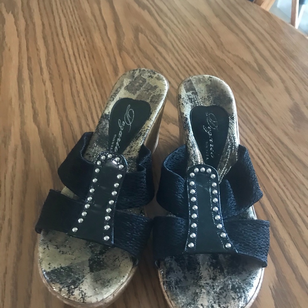 Black Wedge 3”
